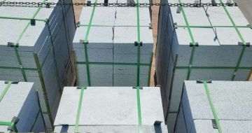 洛阳 芝麻白花岗岩5公分地铺石 花岗岩厂家工厂装车日常