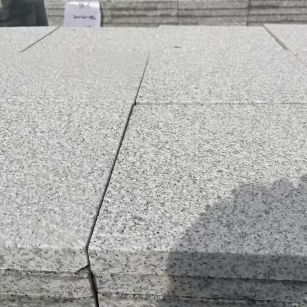 洛阳 白麻花岗岩石材推荐 荔枝面地铺石