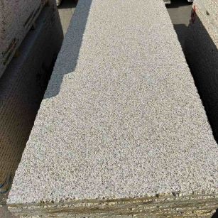 洛阳 黄金麻花岗岩荔枝面毛板，半成品