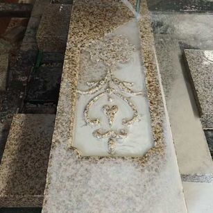 洛阳 黄金麻花岗岩异形加工雕刻栏杆大柱