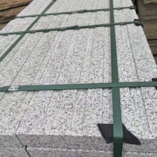 洛阳 白麻花岗岩直行盲道石，盲条，地铺石