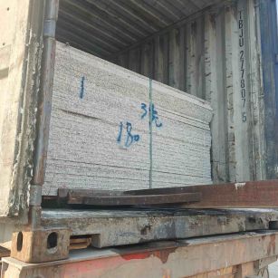 洛阳 芝麻白花岗岩石材3.0公分光面毛板装柜出货