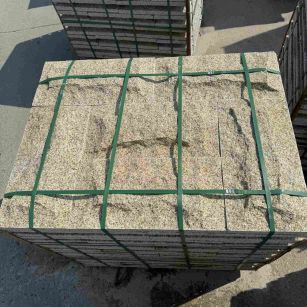 洛阳 黄金麻花岗岩石材自然面蘑菇石成品