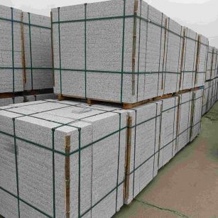 洛阳 白麻花岗岩石材荔枝面地铺石（300*600*50）