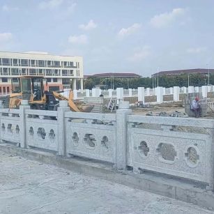 洛阳 白麻花岗岩荔枝面河道栏杆