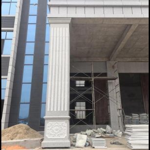 洛阳 芝麻白光面花岗岩门楼大柱（罗马柱）配雕花底座