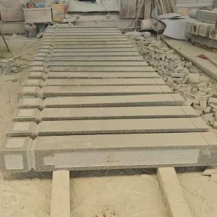 洛阳 芝麻白异形加工雕刻-栏杆大柱，方柱