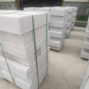 洛阳 白麻花岗岩路沿石，立缘石，平缘石，路牙石，道牙石，马路牙子等