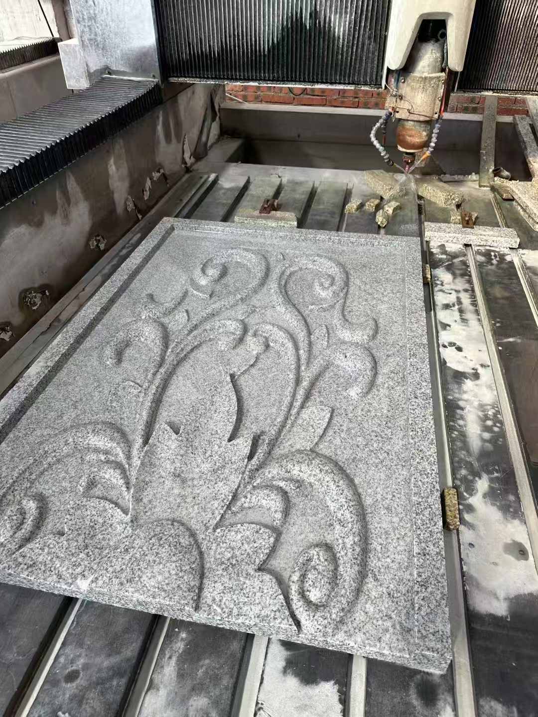 洛阳 白麻别墅干挂雕花板