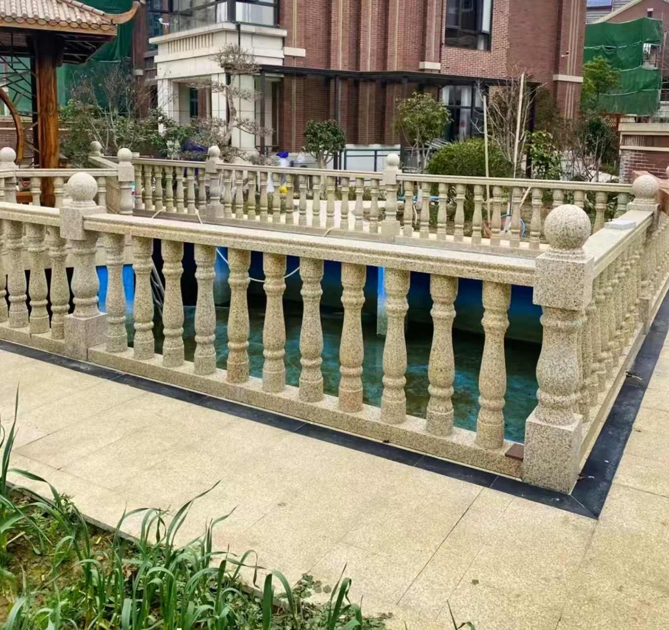 洛阳黄金麻花岗岩石材栏杆，扶手，将军柱，花瓶柱