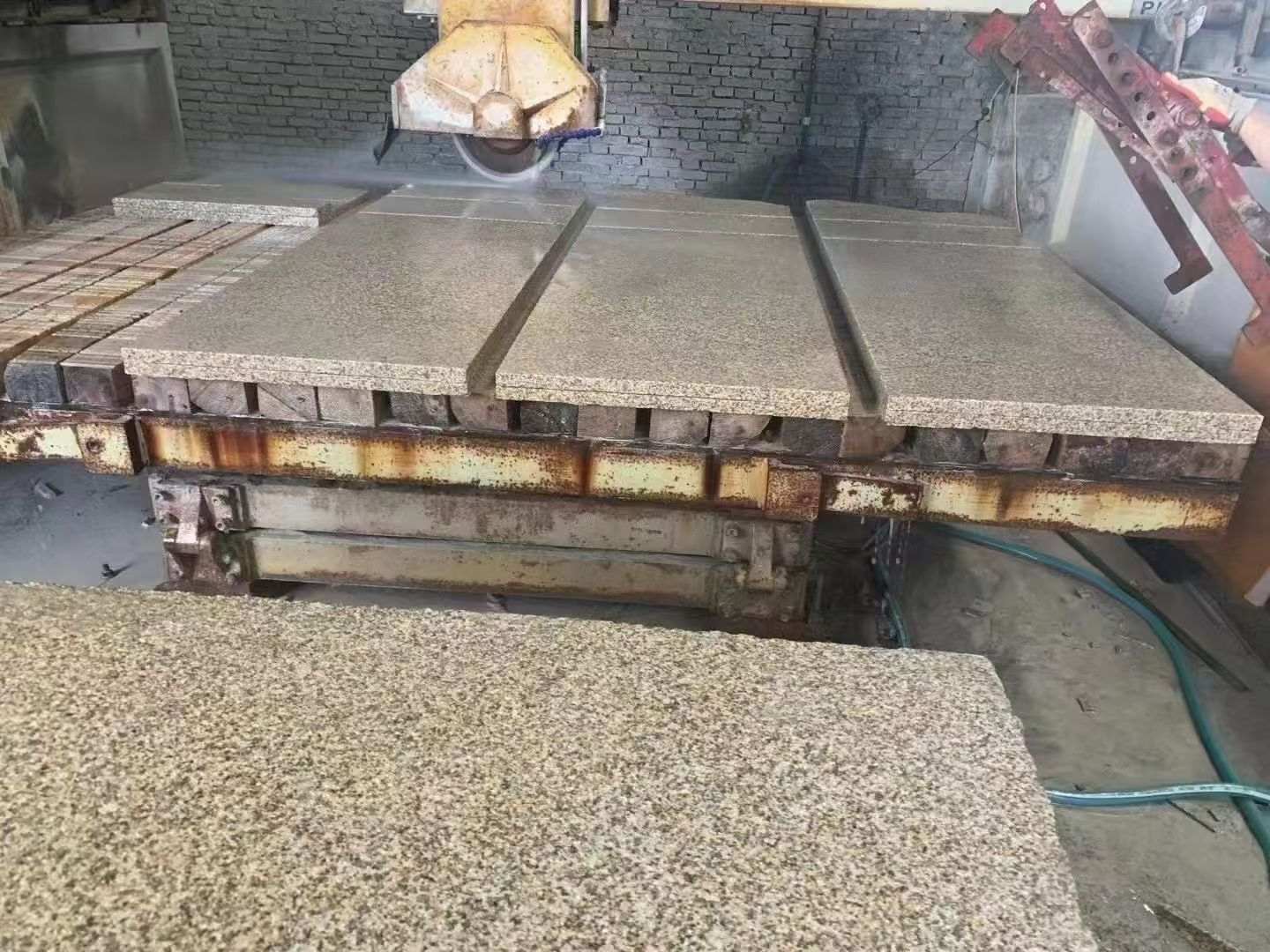 洛阳 黄金麻荔枝面成品板加工