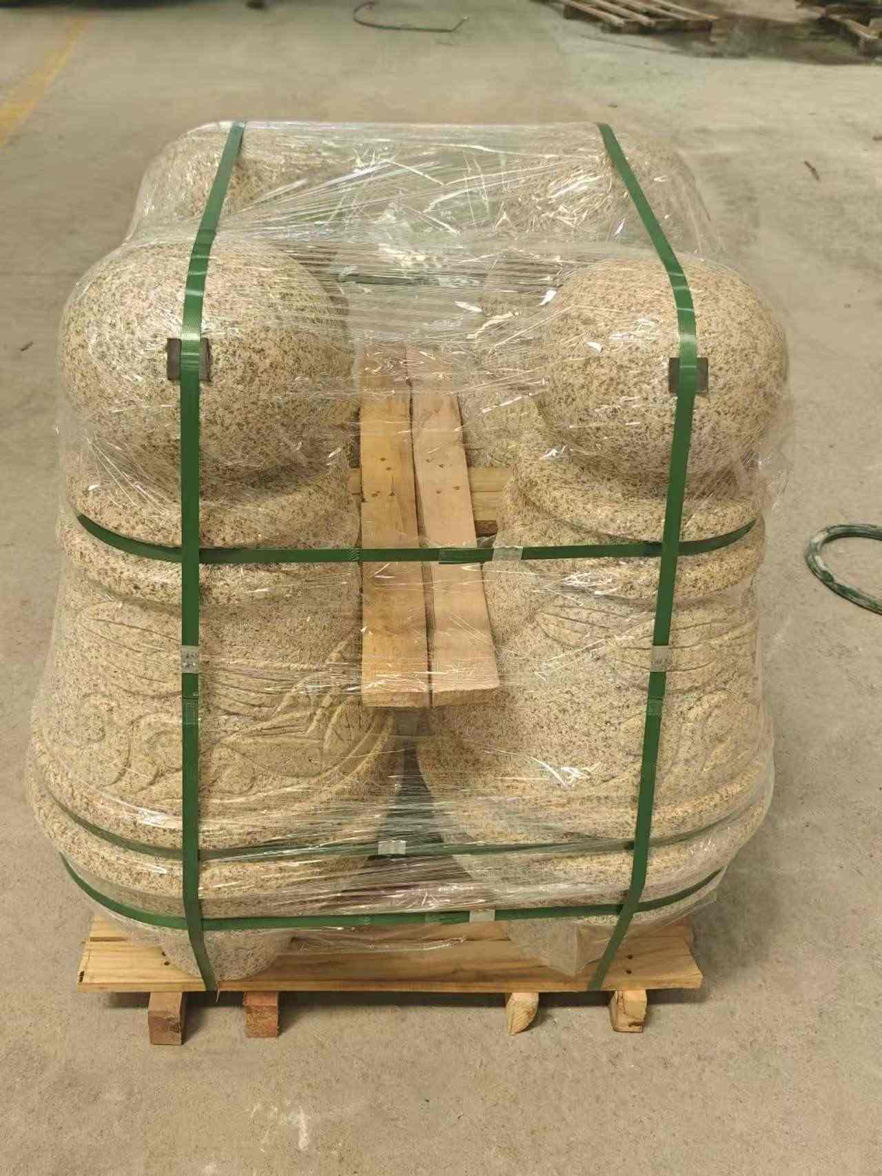 洛阳 黄金麻异形定制雕花——棒棒糖挡车柱