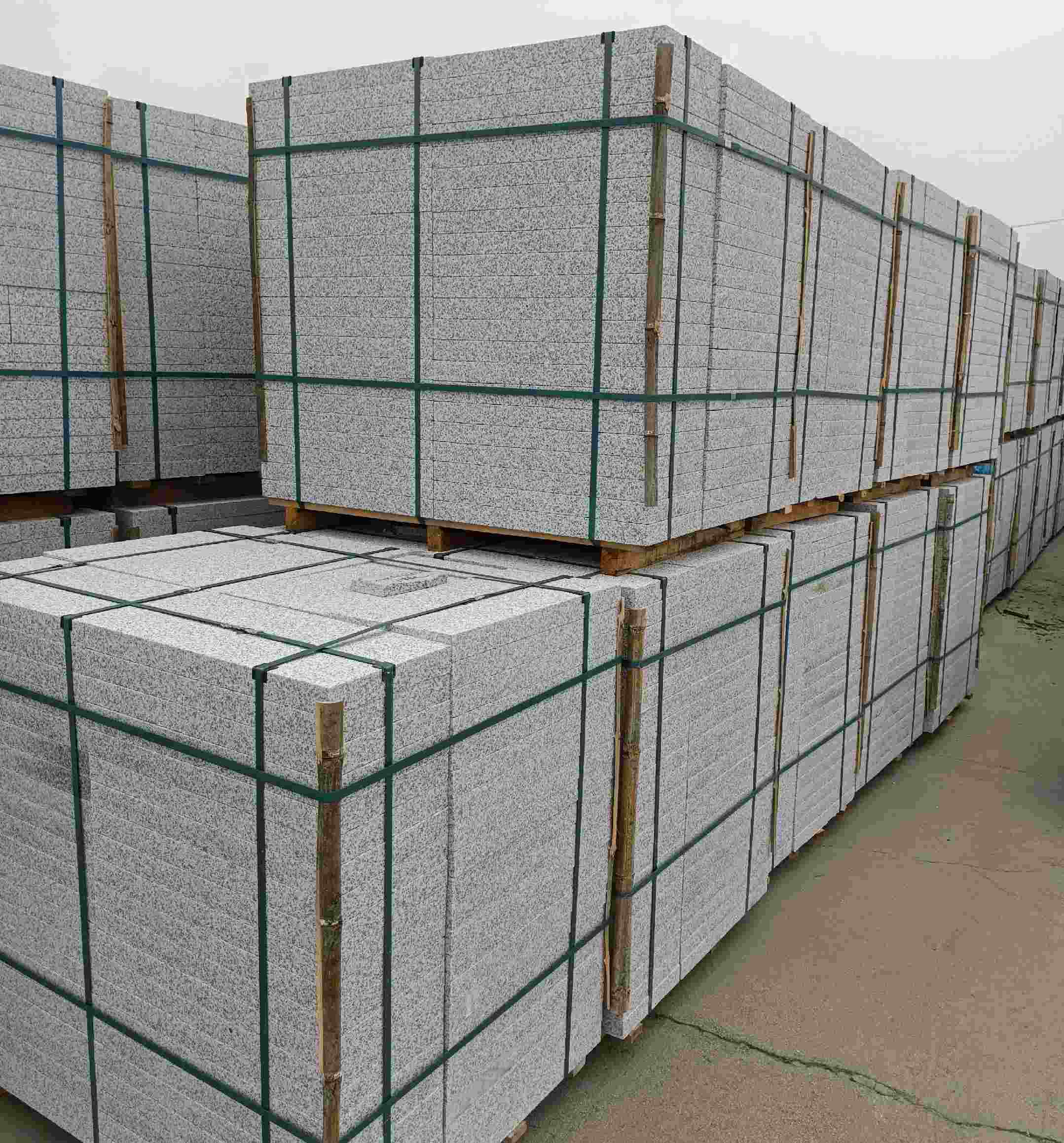 洛阳 白麻花岗岩石材荔枝面地铺石（300*600*50）