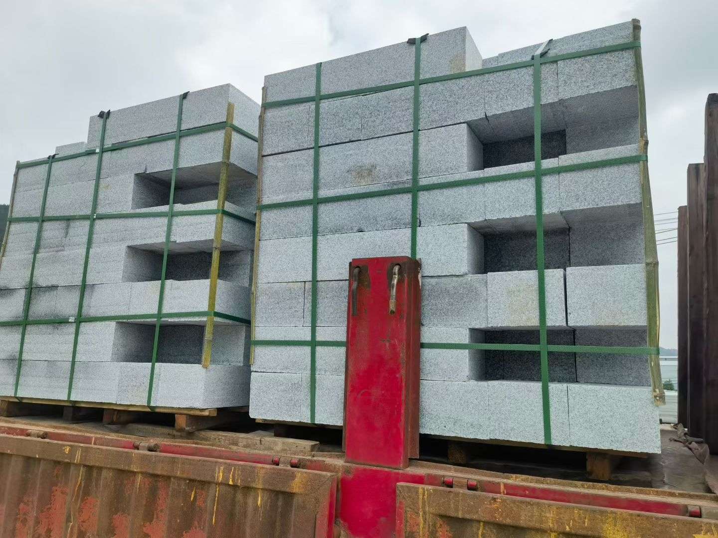 洛阳 芝麻白花岗岩路沿石，平石，路侧石，马路牙子，路缘石，立缘石，平缘石等