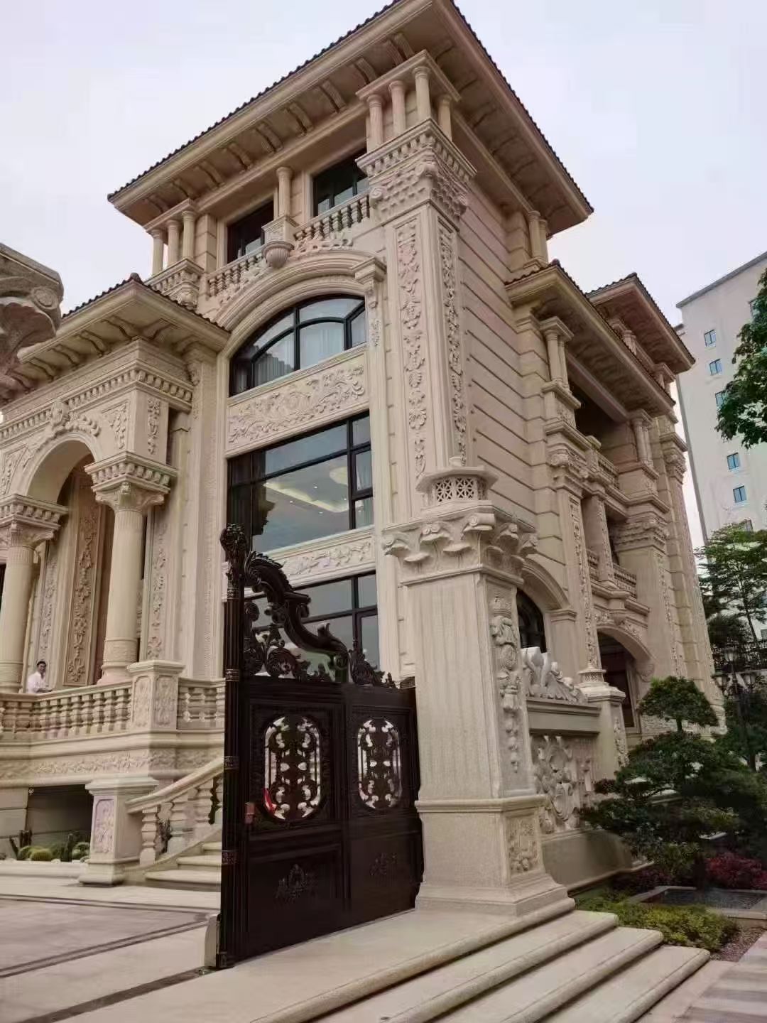 洛阳 黄金麻花岗岩别墅外墙干挂效果展示