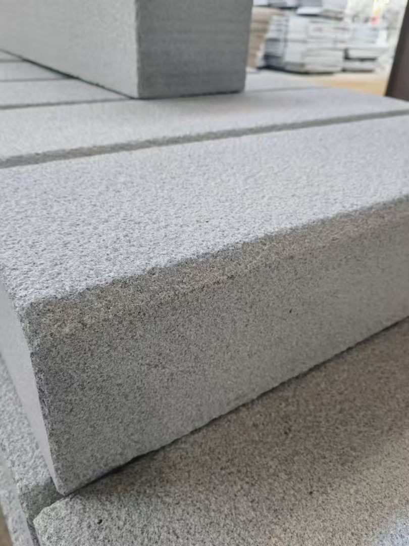 洛阳 芝麻灰荔枝面路沿石