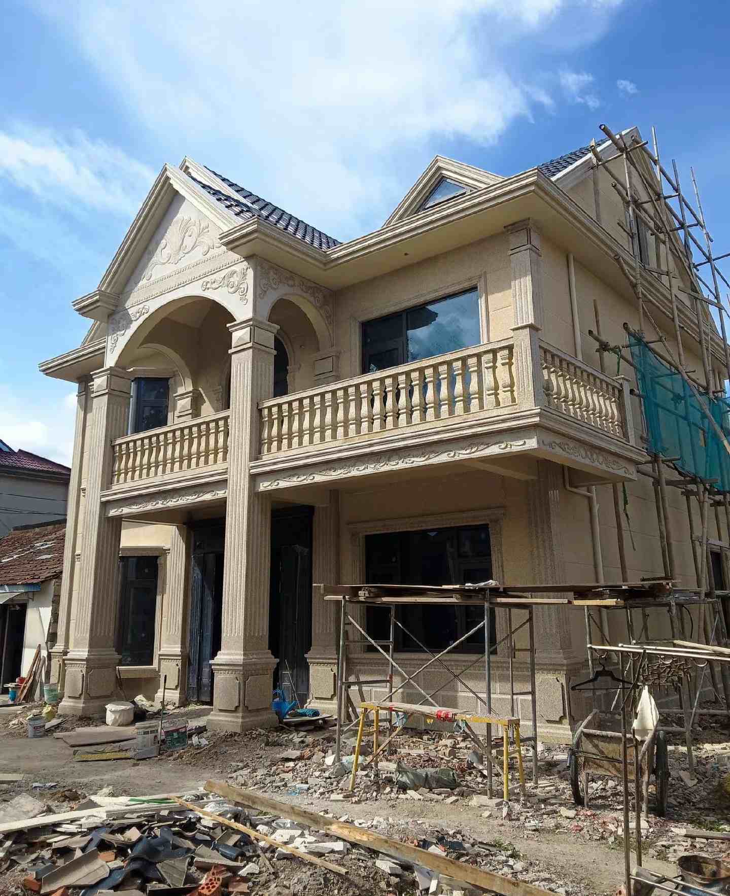 洛阳 黄金麻花岗岩石材私人别墅雕花门楼柱阳台栏杆