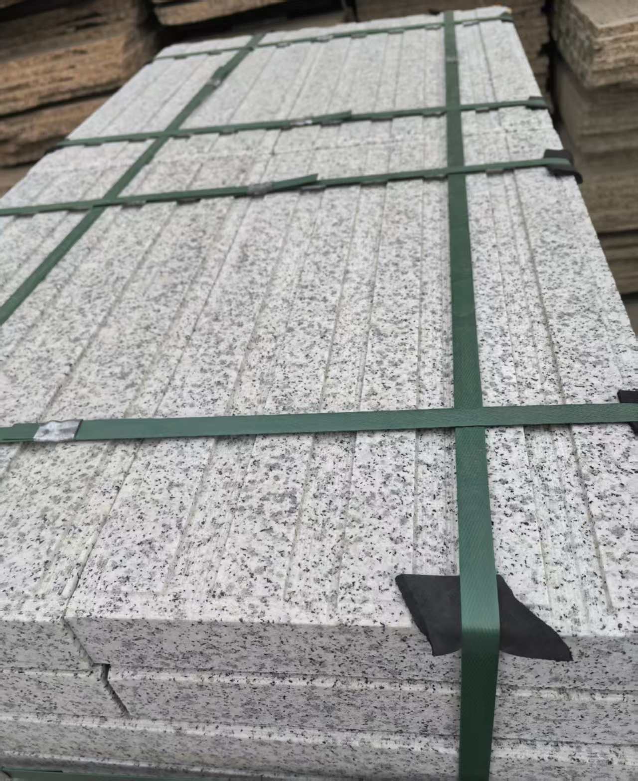 洛阳 白麻花岗岩直行盲道石，盲条，地铺石