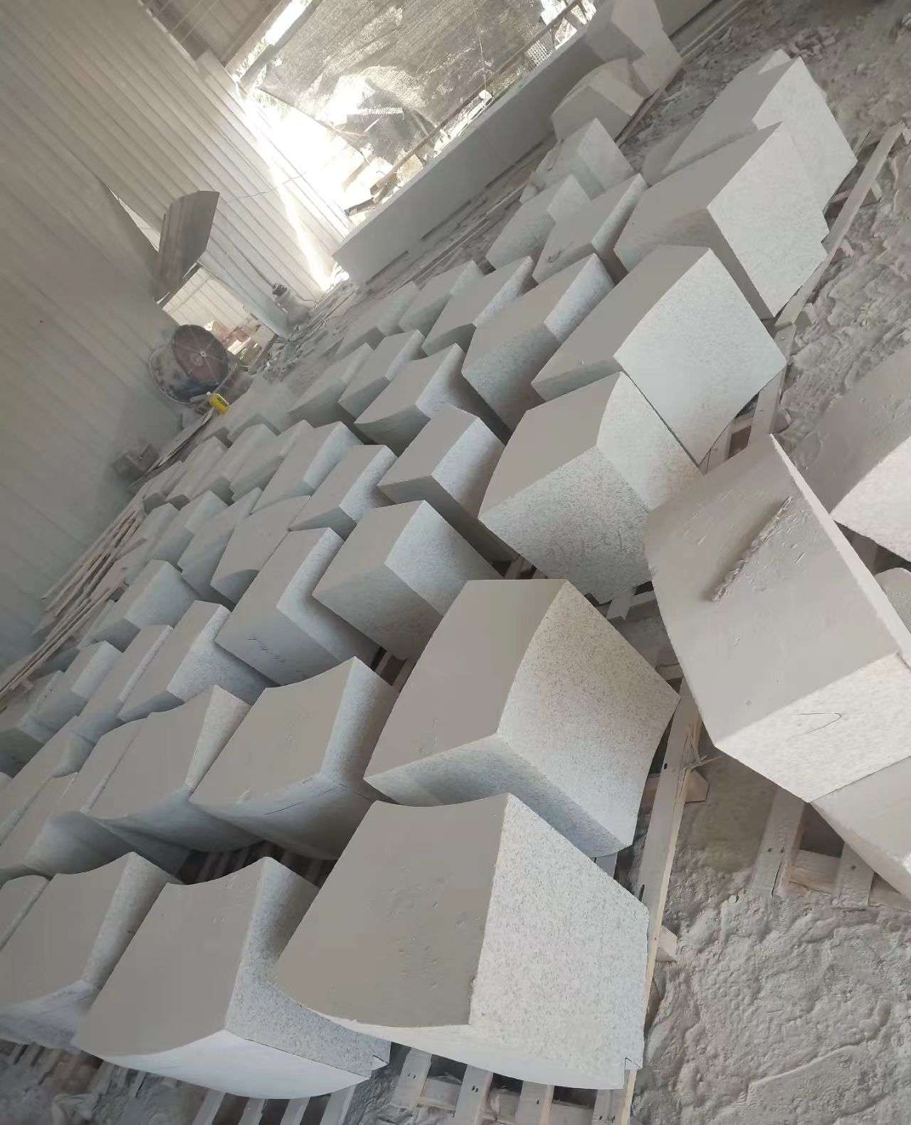 洛阳 白麻花岗岩异形坐凳