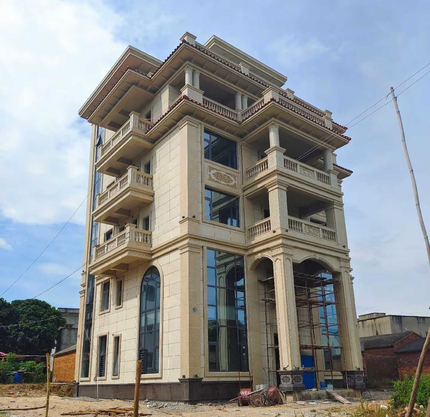 洛阳 黄金麻花岗岩石材别墅外墙干挂搭配（雕花栏杆花瓶柱门楼罗马柱）