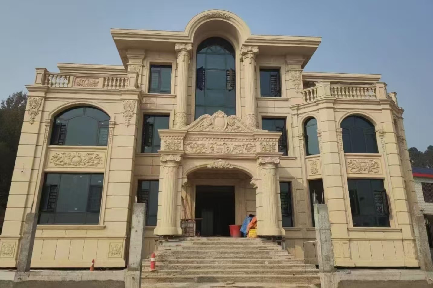 洛阳 黄金麻花岗岩别墅外墙干挂